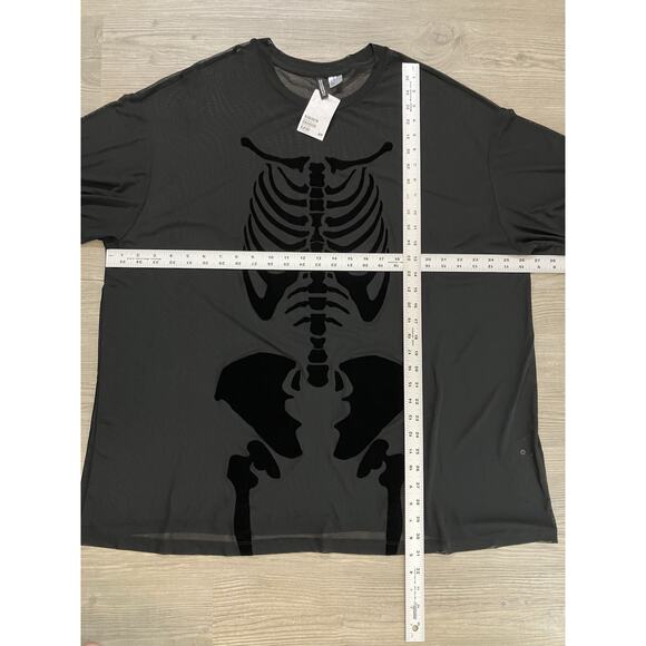 Divided By H&M Oversized Mesh Top With Skeleton Graphic Women’s Size XL NWT - Picture 2 of 7